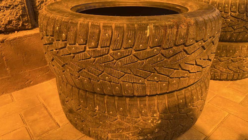 Соочно продам шины 205/65/16