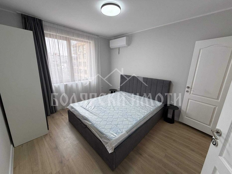 Луксозен тристаен апартамент с паркомясто