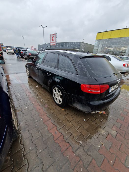 Vând Audi A4 2010