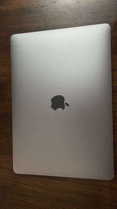 Продается MacBook air 2020