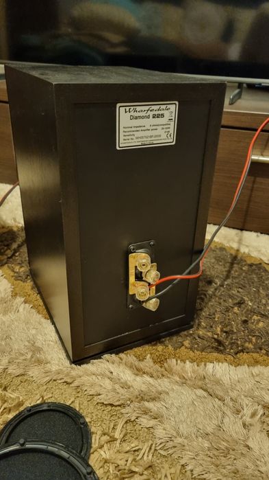 Boxe Wharfedale diamond 225