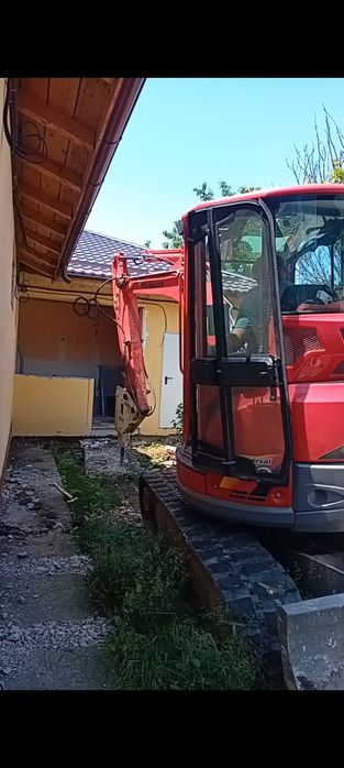 Miniexcavator de inchiriat