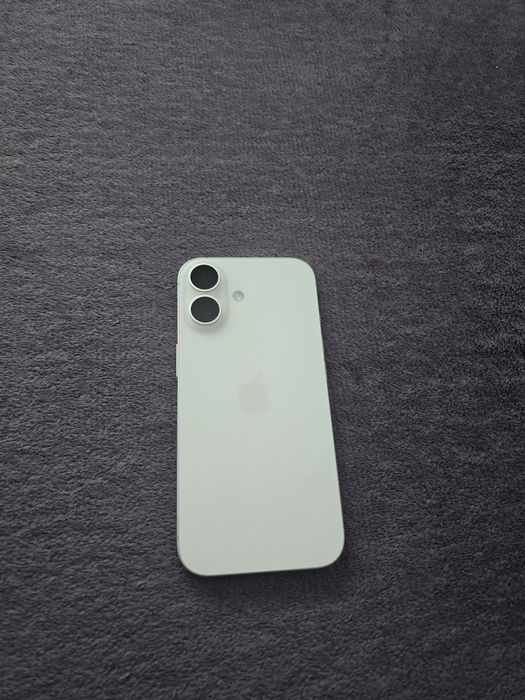 Vand/Schimb Iphone 17 Nou/256gb