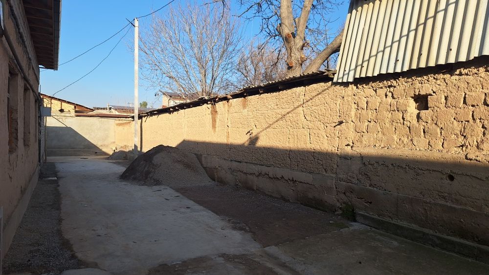 Uchastka yer xisobida sotiladi