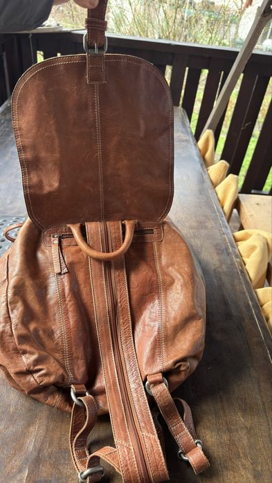 Раница унисекс-  естествена кожа; ежедневна; без забележки;