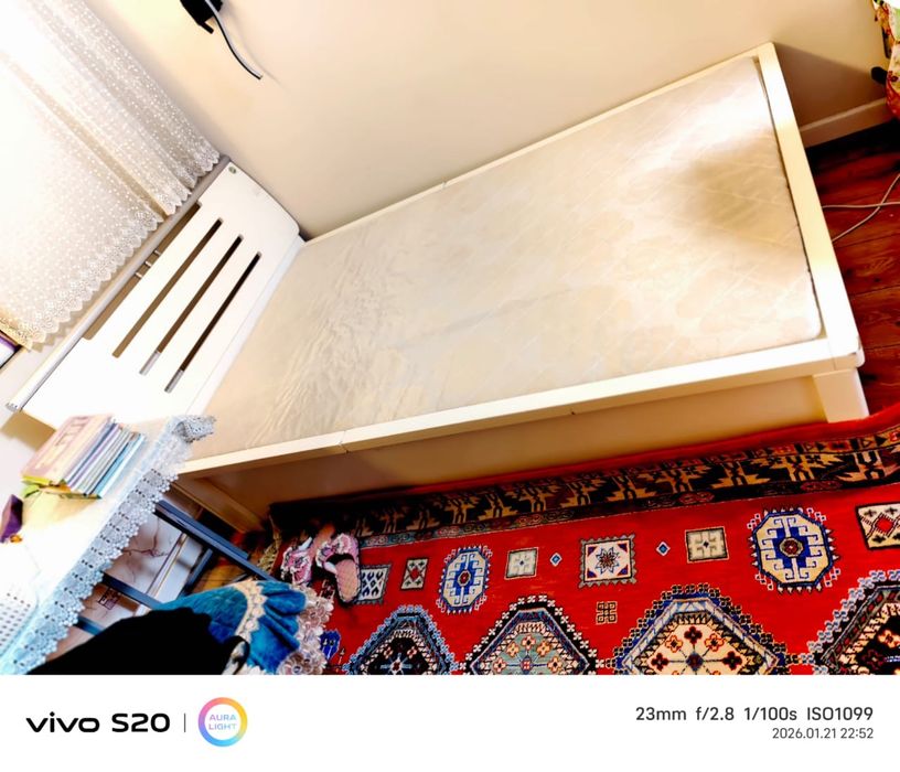 Кровать с матрасом