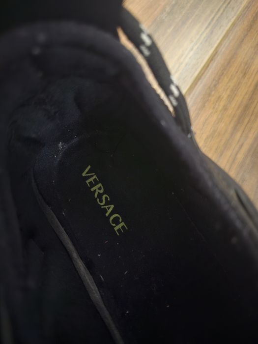 Versace chain reaction