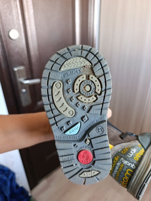 Продам ботинки 22 размера