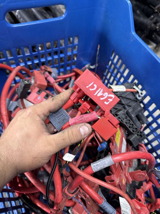 Плюсова клема бмв е60 е61 е90 е91 ф10 ф11 bmw f10 f11 e60 e61 e90 e91