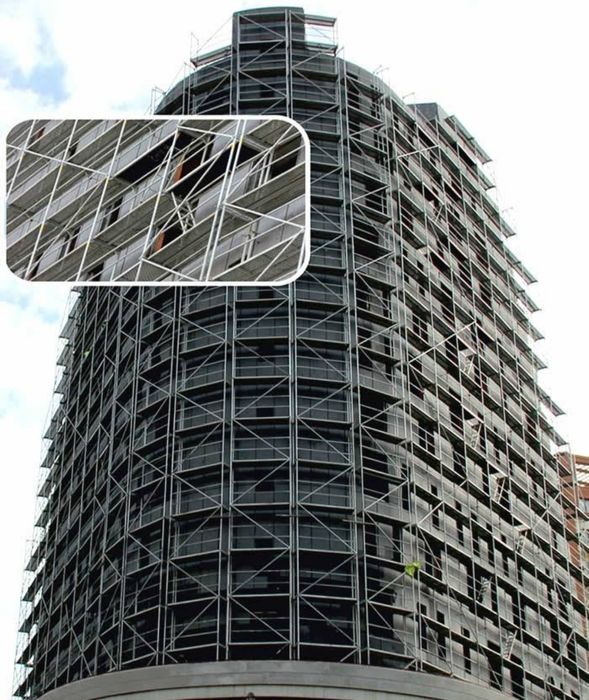 Продавам чисто ново висококачествено фасадно скеле!!!