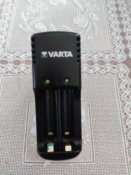 Зарядное устройство Varta