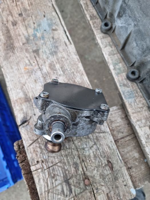 Pompa vacuum frana bmw seria 3 5 e60 e61 e90 523i N52B25A 177cp 325i