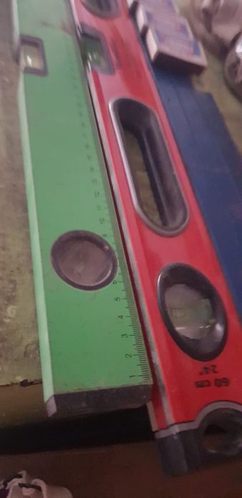 Продам уровень стройтельный