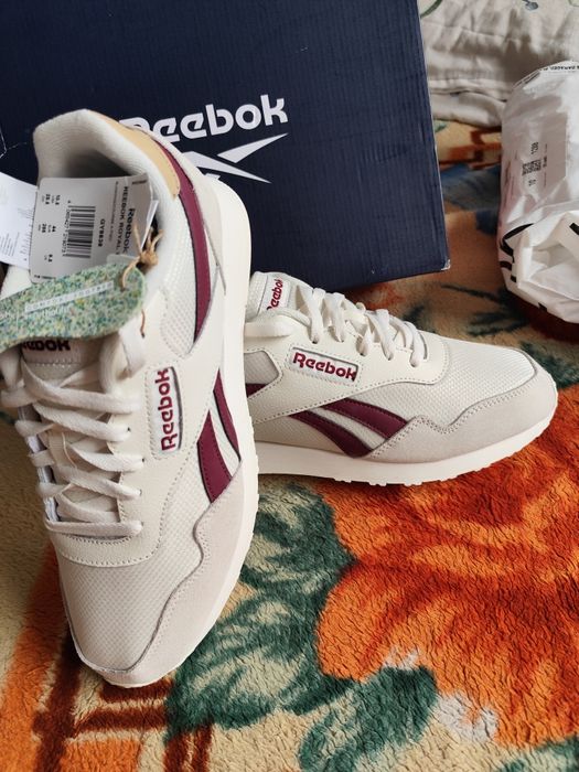 Продам мужские кроссовки Reebok