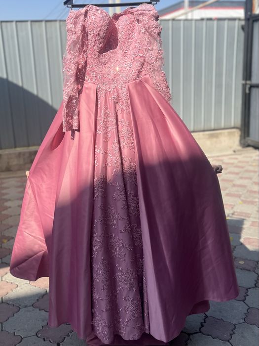 Вечернее платье