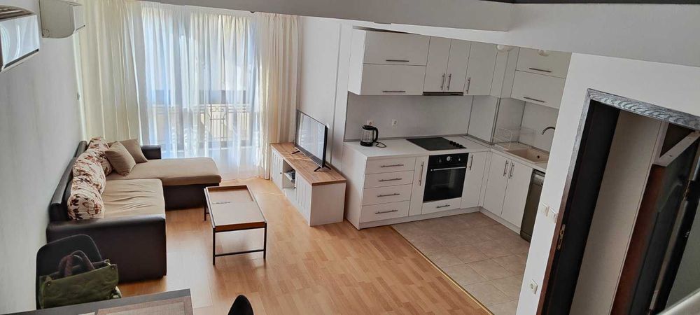 Продава се Тристаен апартамент в Варна, Гръцка махала - 100 кв.м за 2490 €/кв.м - Снимка #3