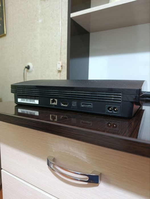 PS 3 Slim +2 джойстика, прошита