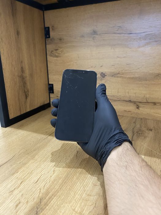 Iphone 12 pro sotuvda