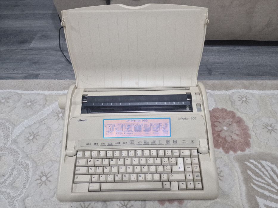 Masina de scris Olivetti JetWriter 900