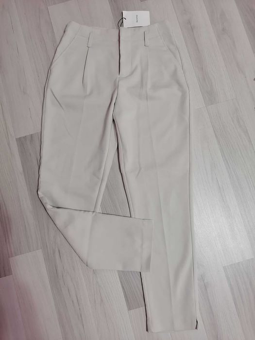 Pantaloni eleganți
