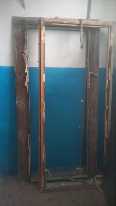 Продам железную дверь