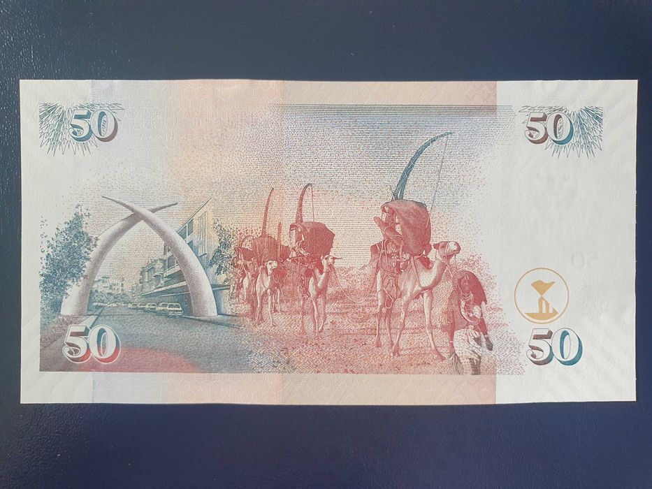 Лот шилинги Кения 2010 год.