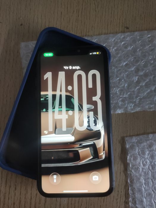 Продам айфон 11 на 64 г