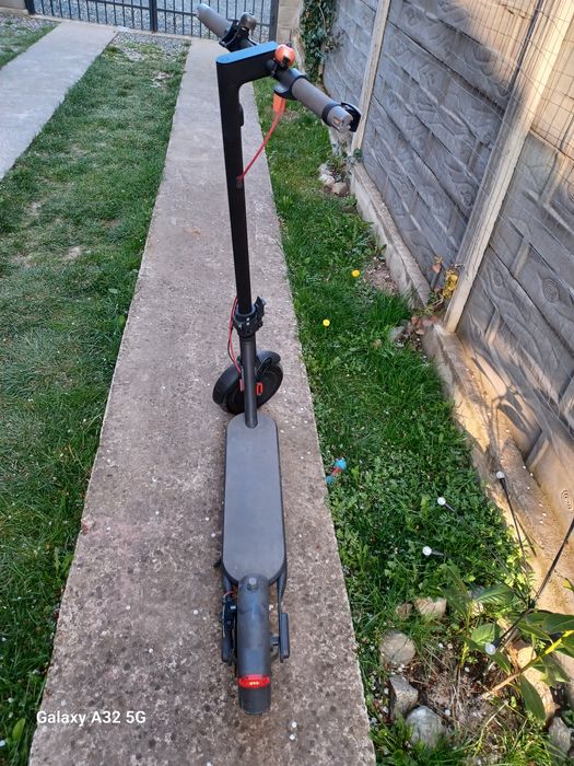 Vând Trotineta electrica xiaomi 4