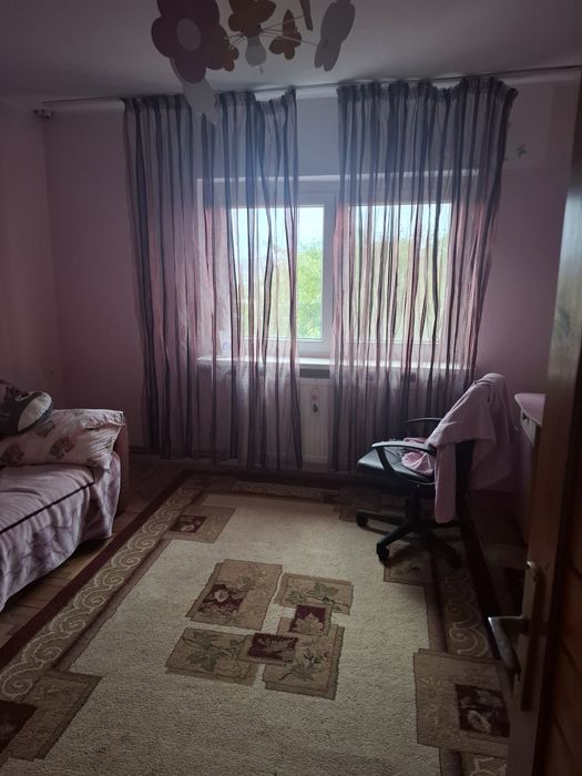 Vand apartament Obcini, 3 camere decomandat, et.2