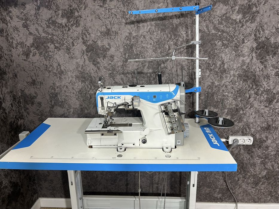 Продам швейные машинки jack