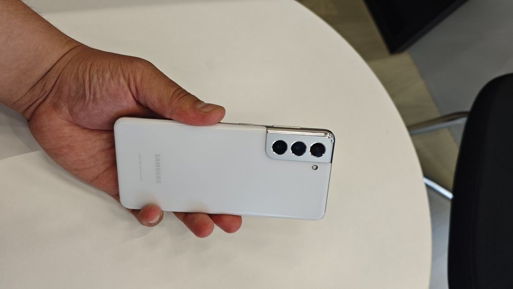 S21 256 gb sotiladi xolati ideal