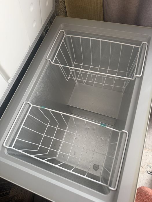 Продам морозильник