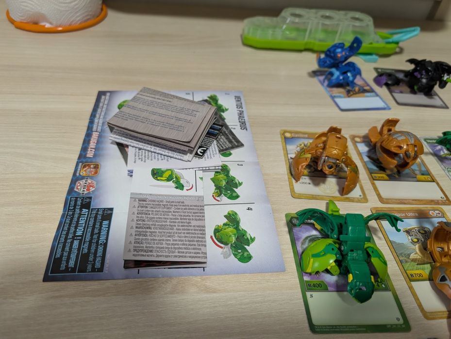 Colectie Bakugan (Bakugani, cartonase,