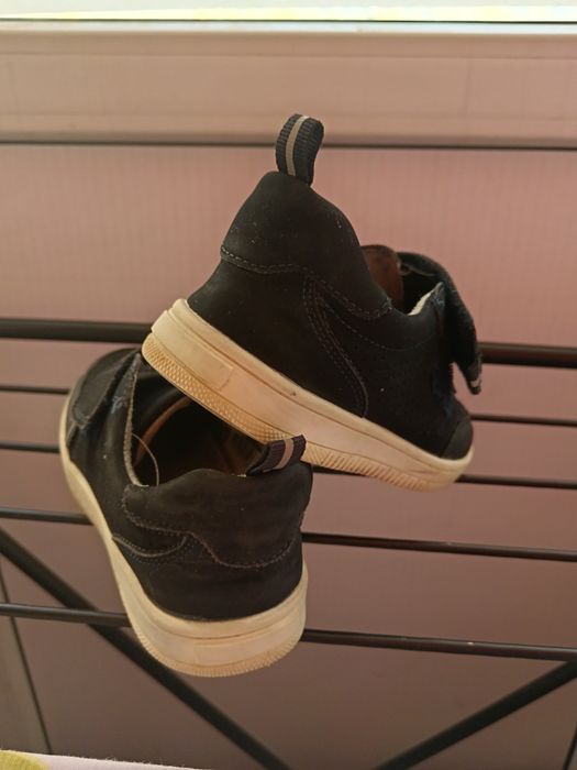 Продам детские туфли