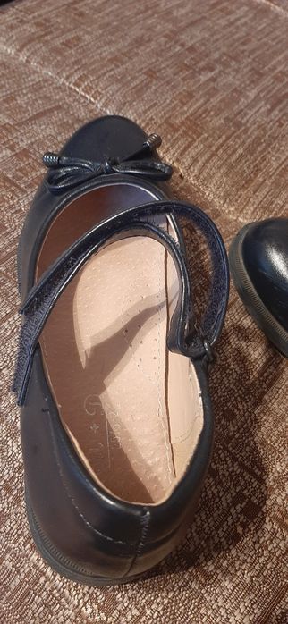 Продам туфли для девочки