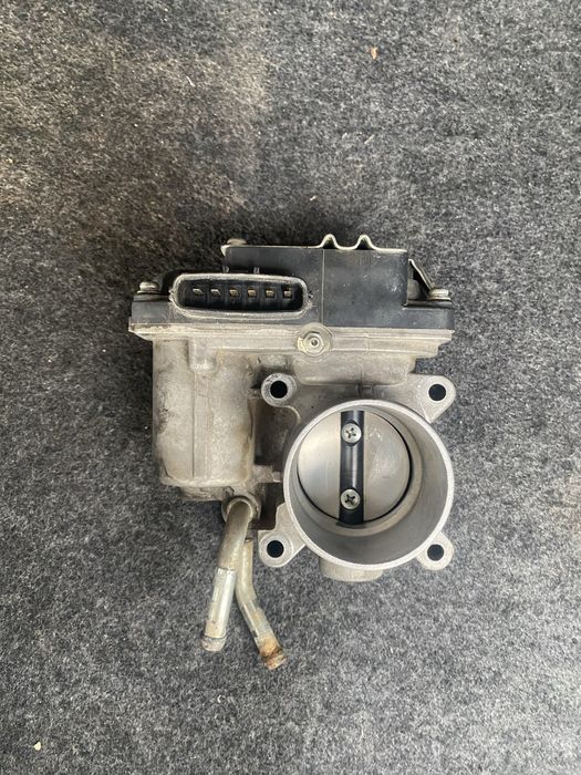 Дроссельная заслонка