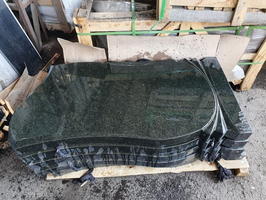 Памятники Мрамор, гранит,гравировка,оградки.