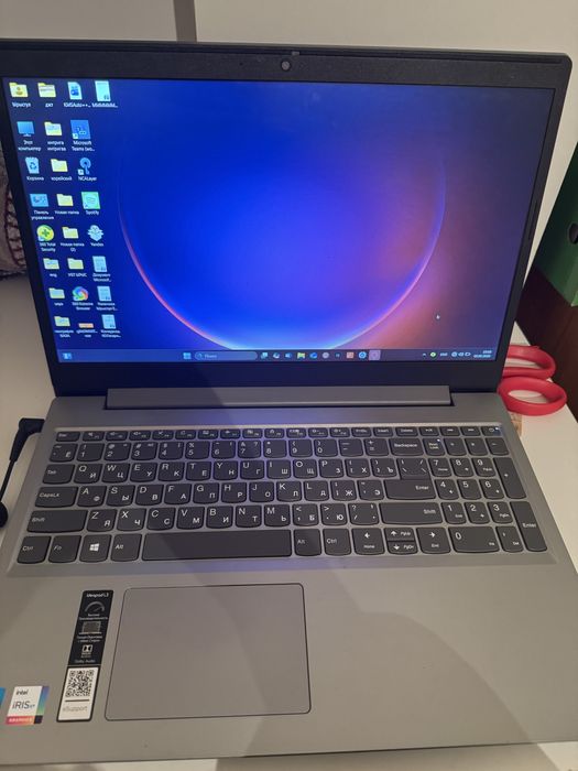 Ноутбук,ленова сатылады