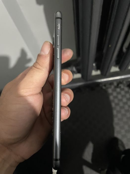 Продам Iphone 8 pluse