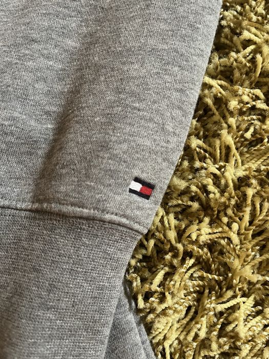 Горнище на Tommy Hilfiger размер М