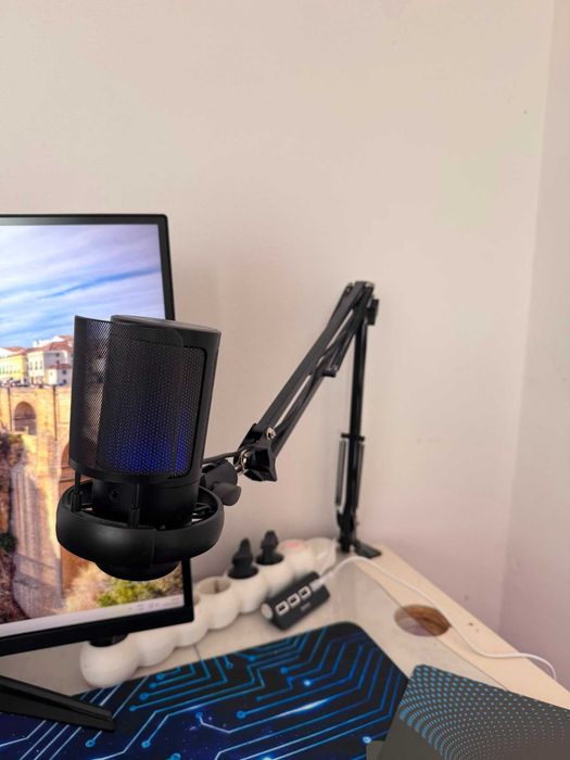 Microfon Gaming USB cu RGB, cu Reglaj putere, aproape nou