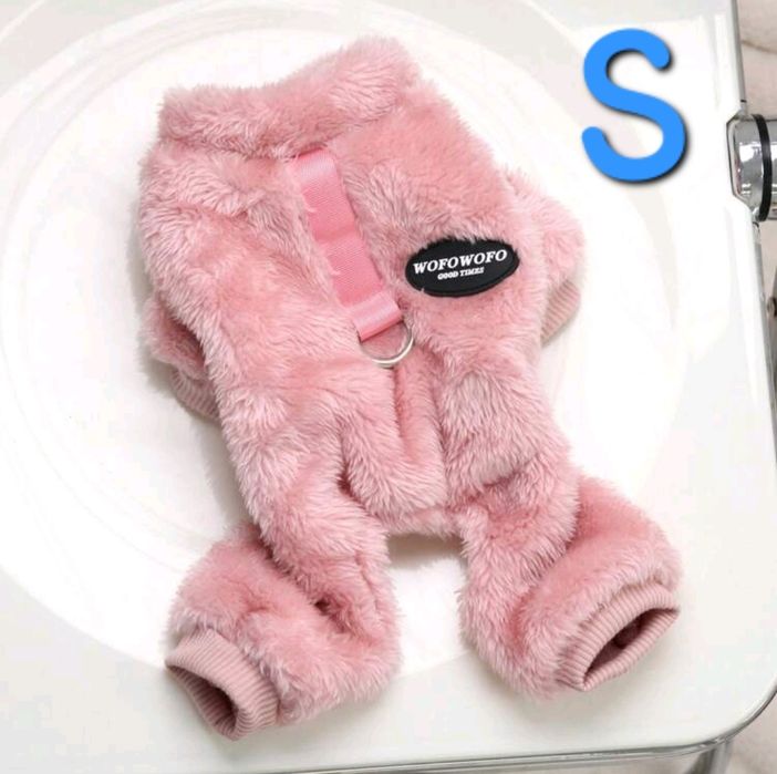 Hăinuțe calduroase pentru catei