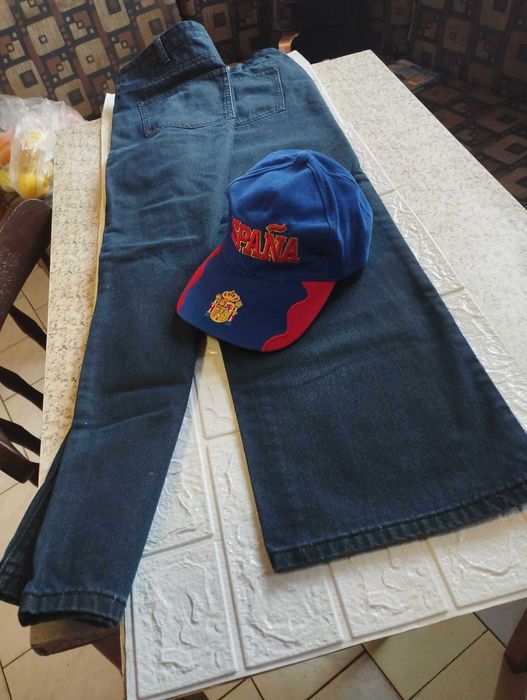 Нови италиански оригинални дънки.Размер 2 ХЛ.Плюс подарък.