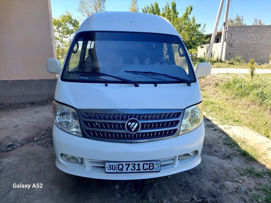 Мекра автобус срочно сотилади факат нактга 8100 доллор Яна келишамиз