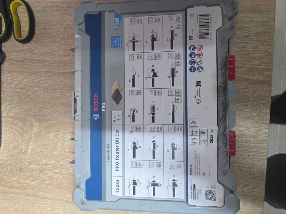 Bosch set cutite 8 mm pentru frezare 15 piese