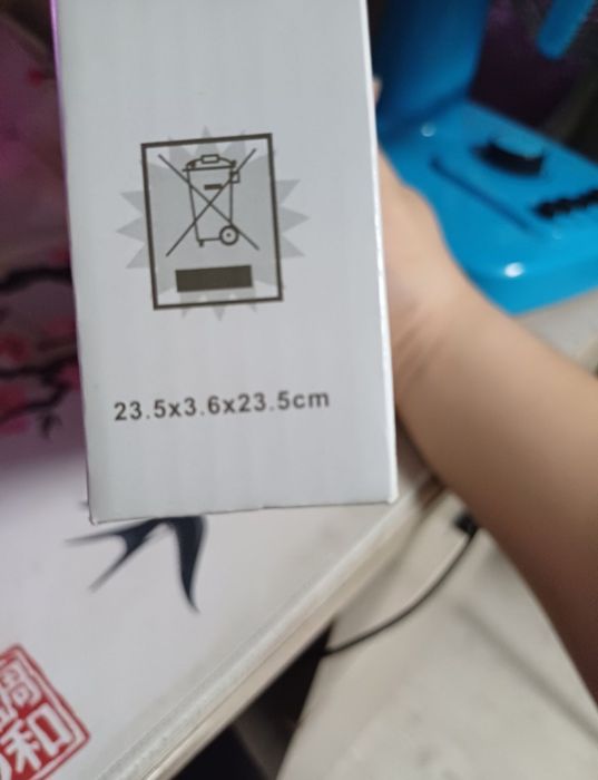 Led лампа новая.