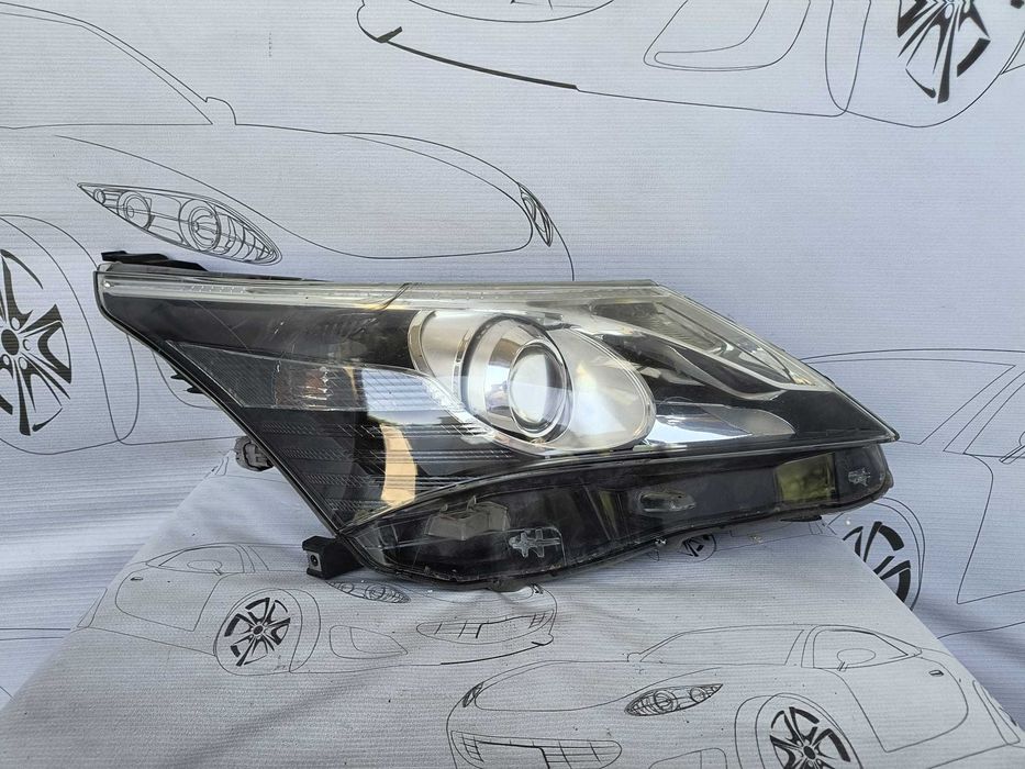 Far Dreapta Uk Cu Lupa Toyota Avensis 2015 / 2015-2018 Cod OEM H296AR-DE (1E1)