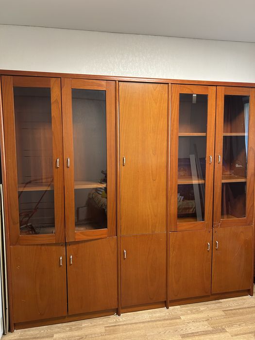 Срочно продам шкаф