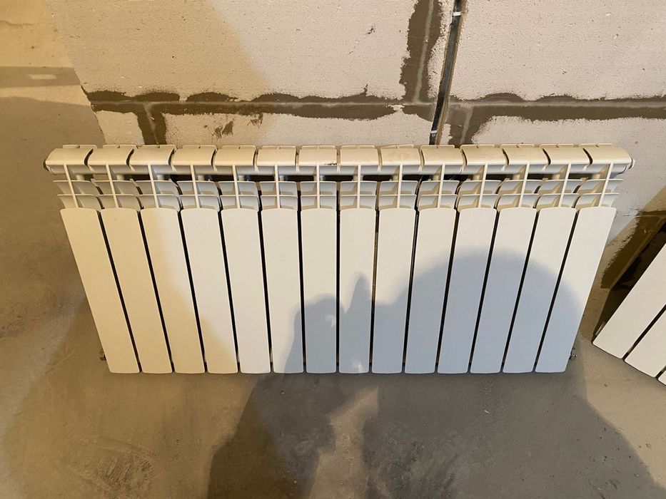 Продаются 2 шт батареи