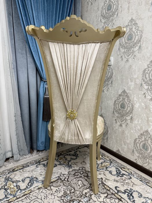 Продается стол стулья абсолютно новый